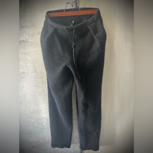 GOBI Cashmere Black Cropped Leisure Pants, S